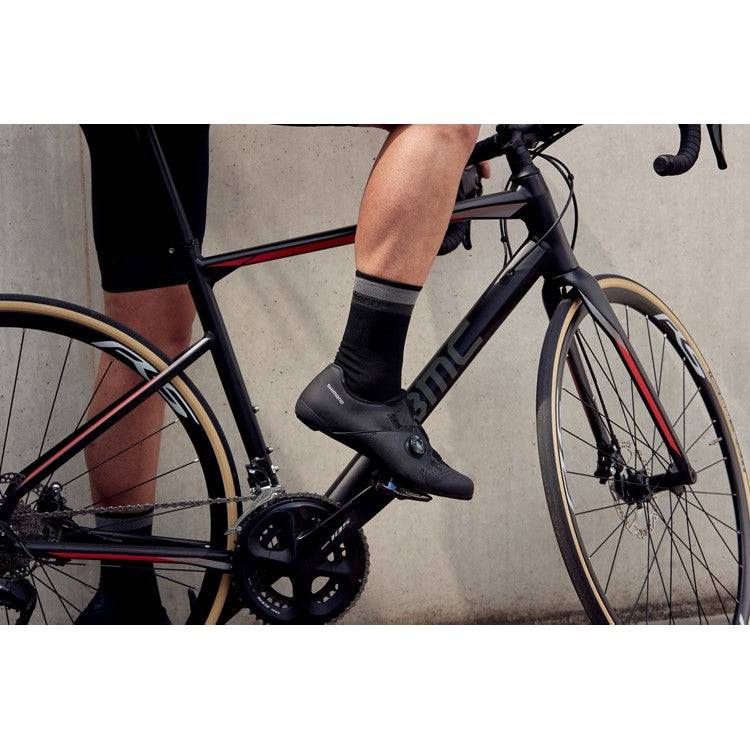 Shimano wide hot sale cycling cleats